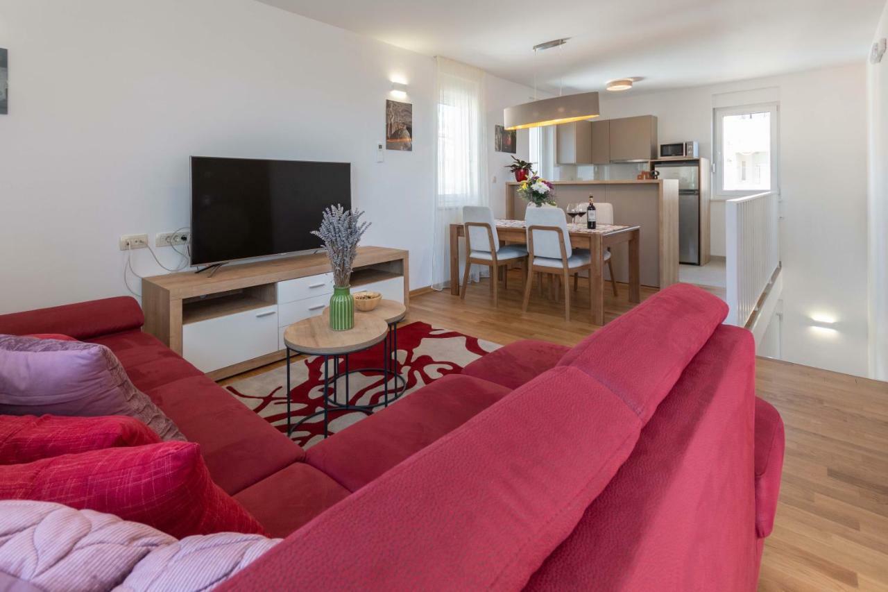 Apartment House Ivan John Подстрана Екстериор снимка
